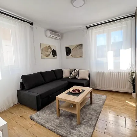 Apartment Strict Center With Large Terrace *