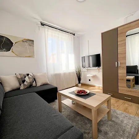 Strict Center With Large Terrace Apartment *
